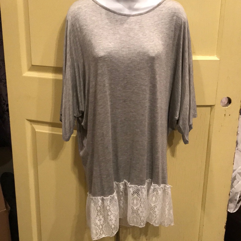 🎀BRAND NEW FROM BOUTIQUE🎀top with lace detailing